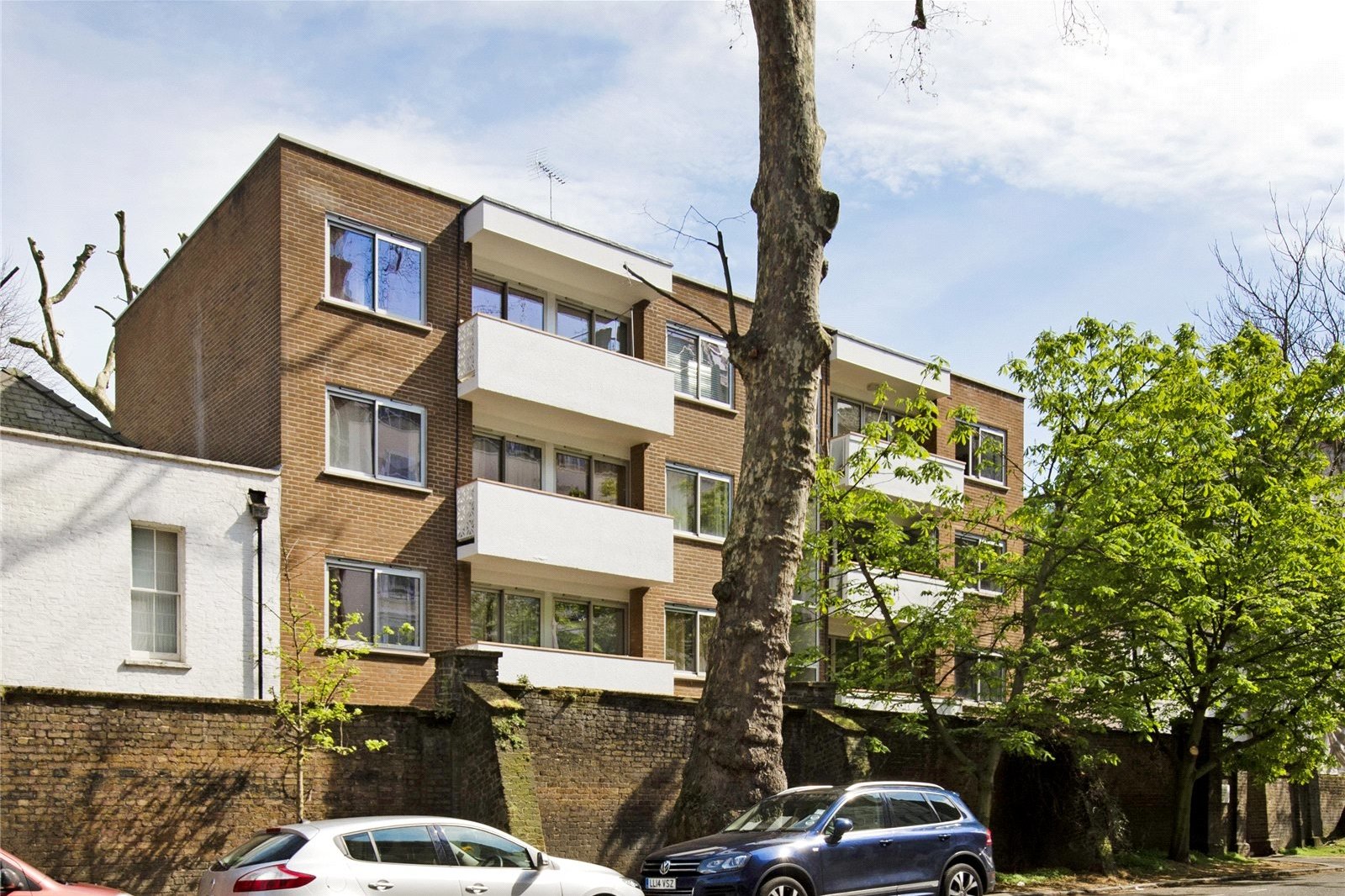 3 bedroom mews property sold in Joanne House, Queensborough Mews