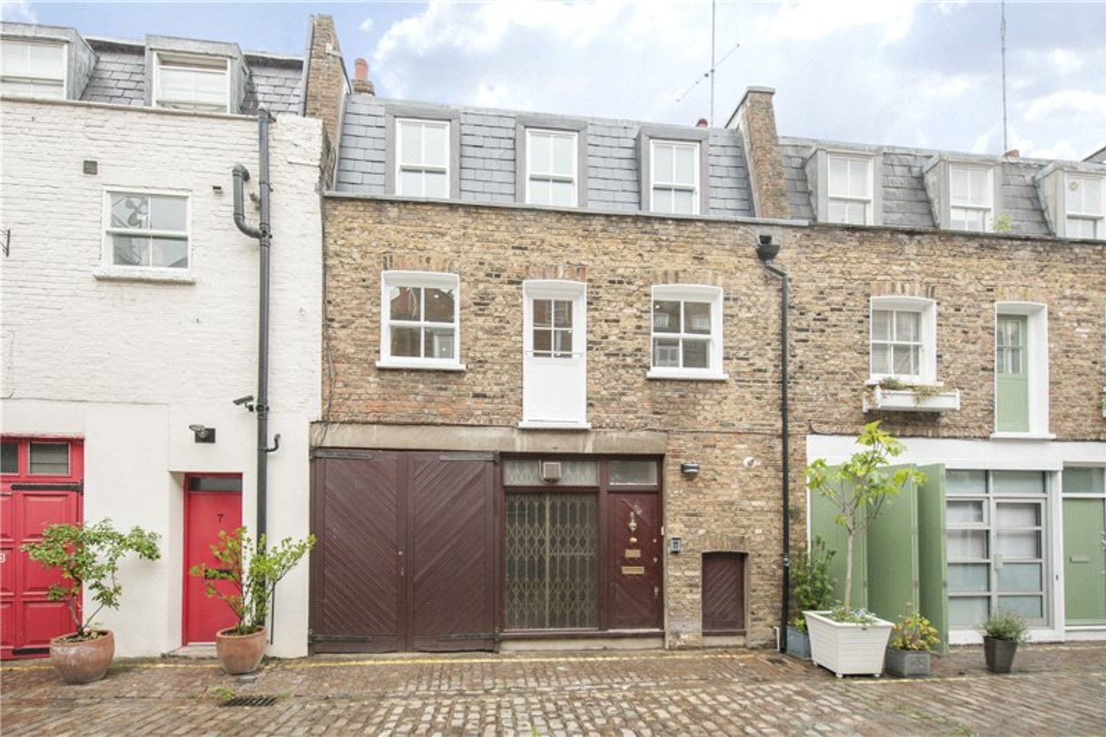 3 bedroom mews flat let in Southwick Mews, Paddington, London, W2